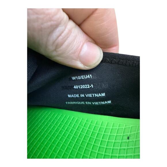 Oofos Oomg Sport Recovery Slip On Black Women size 10 - Picture 7 of 8